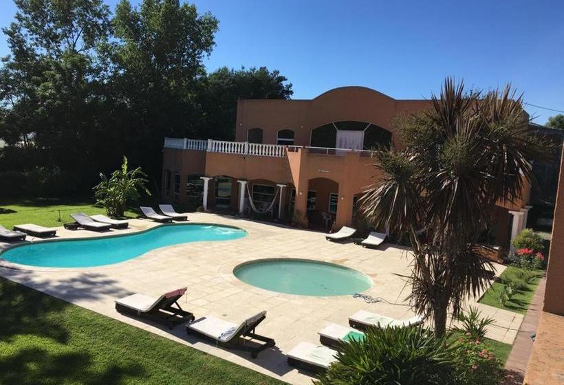 ホテル Las Victorias Apart