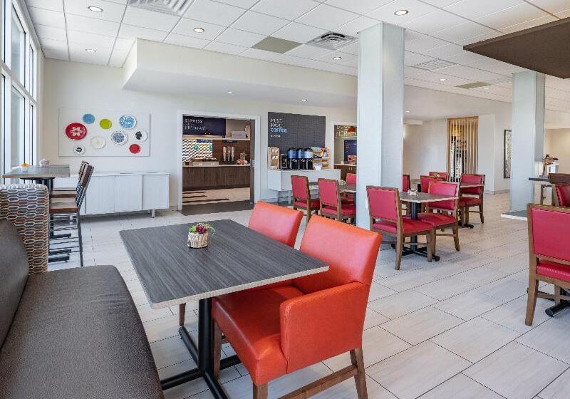 فندق Holiday Inn Express & Suites   Ruskin, An Ihg