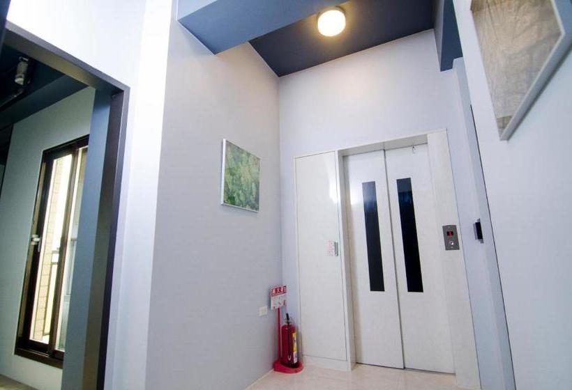 هاستل Flying Backpacker