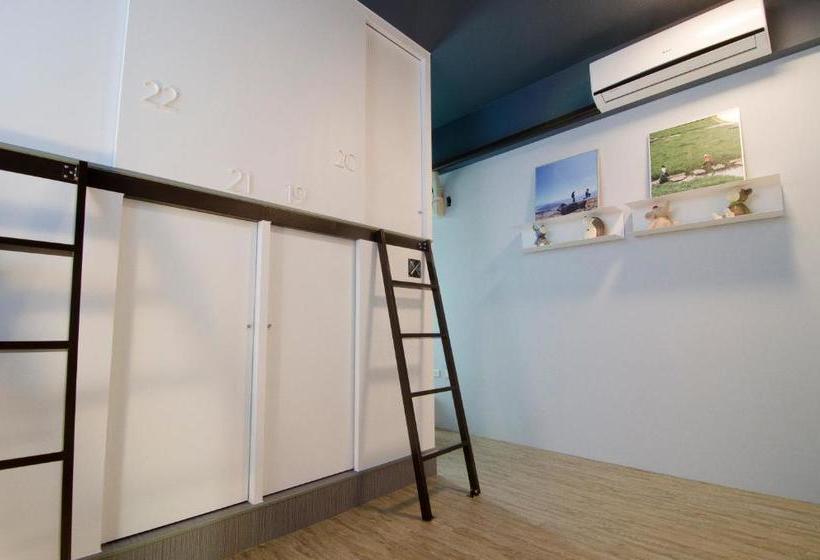 هاستل Flying Backpacker