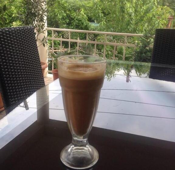 پانسیون Stone House