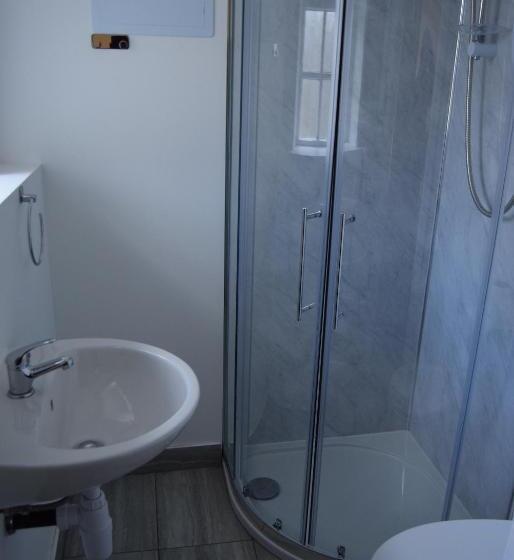 تختخواب و صبحانه The Watling Inn