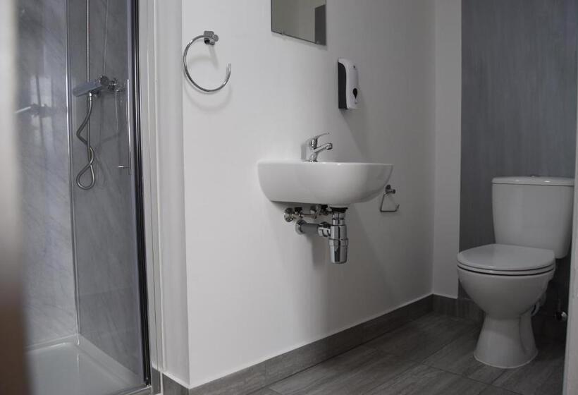 تختخواب و صبحانه The Watling Inn