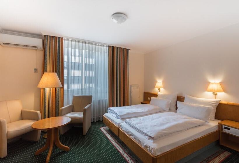 هتل Belmont Classic