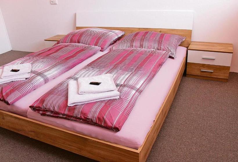 ペンション Gasthof Cafe Risano