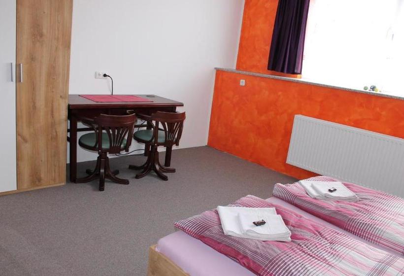 ペンション Gasthof Cafe Risano