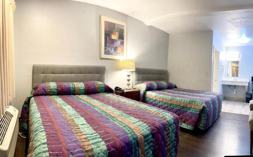 Emerald Best Motel