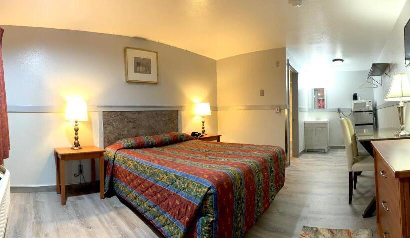 Emerald Best Motel