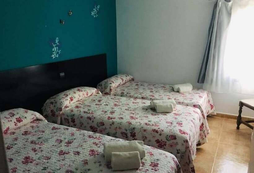 ペンション Hostal Catedritos Ibéricos A 5 Km 154 A 5 Km De Oropesa A 1 Km De Herreruela De Oropesa