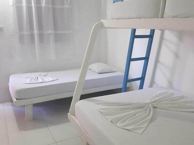 هتل Playa Tiburon