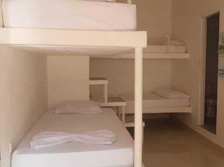 هتل Playa Tiburon