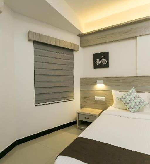 Отель Sapphire Club Metro