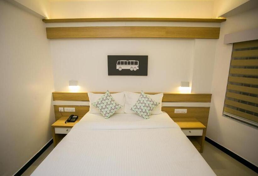 Отель Sapphire Club Metro