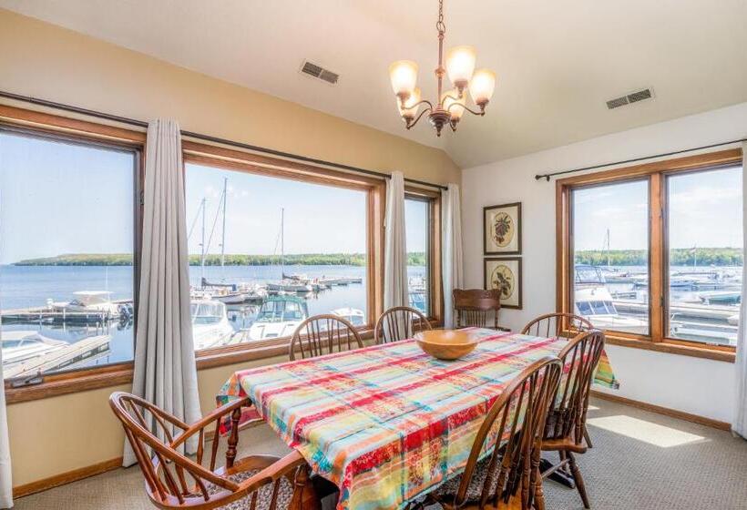 فندق صغير Harbor Guest House