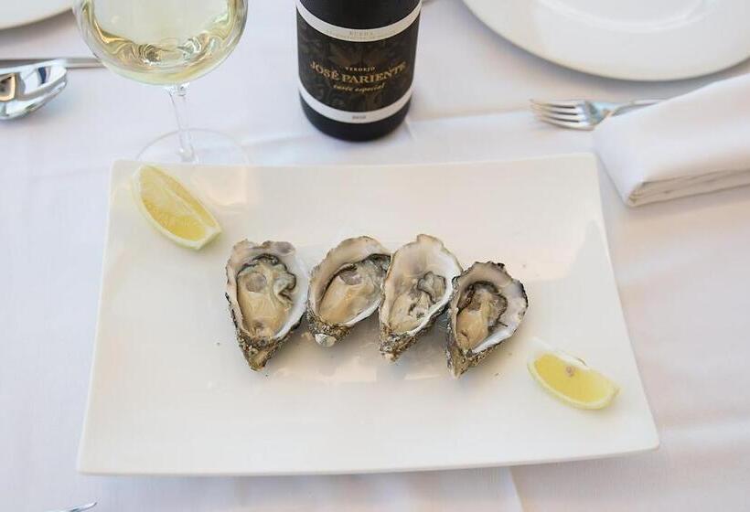 בית מלון כפרי Ocean Lounge