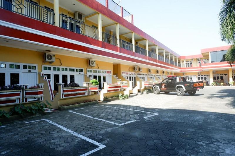 هتل Reddoorz Plus Near Stadion Wijaya Kusuma