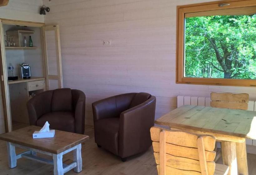 住宿加早餐  Cabanes Du Hérisson, Cabanes Perchées De Standing Avec Spa