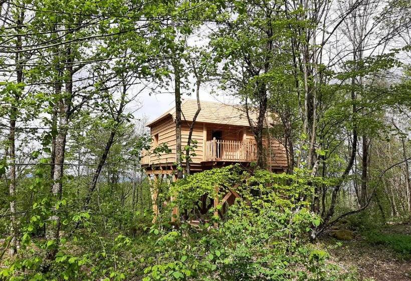 住宿加早餐  Cabanes Du Hérisson, Cabanes Perchées De Standing Avec Spa