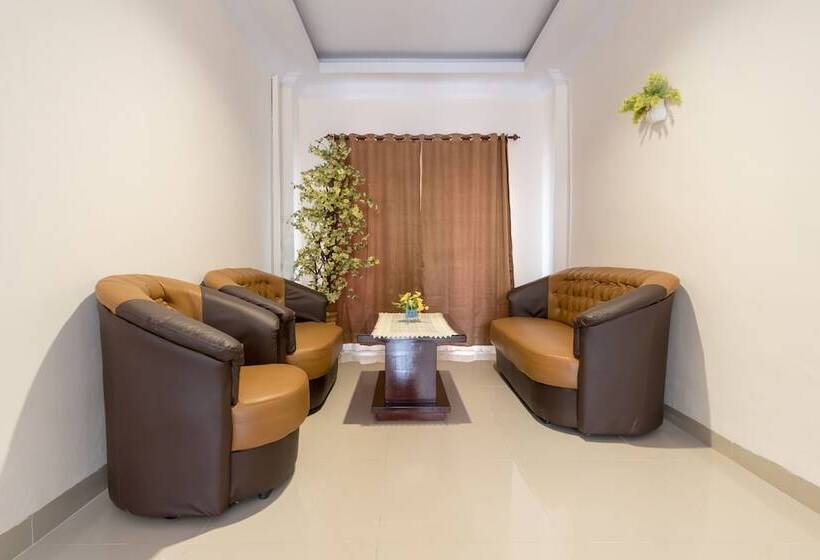 هتل Oyo 621 Vania Residence