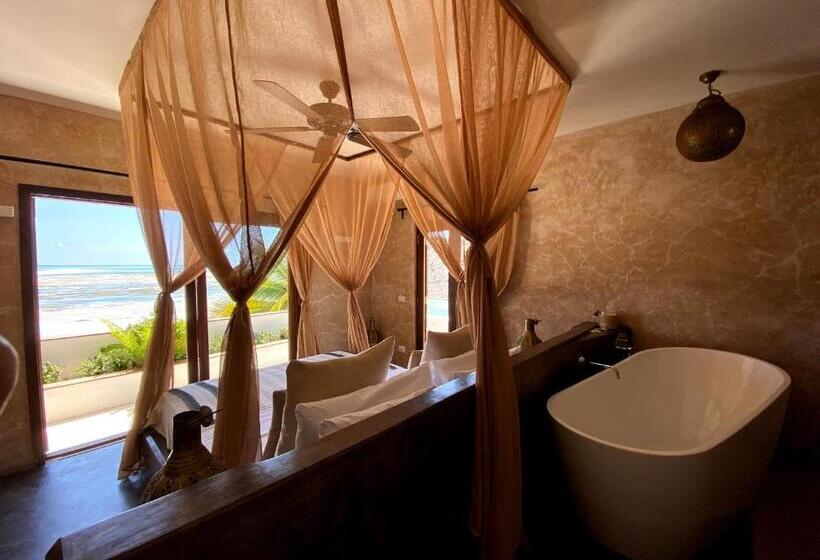 Joya' Beach Suites & Villa