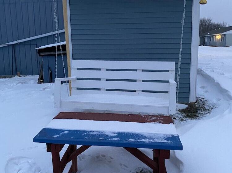 Burr Oak Motel