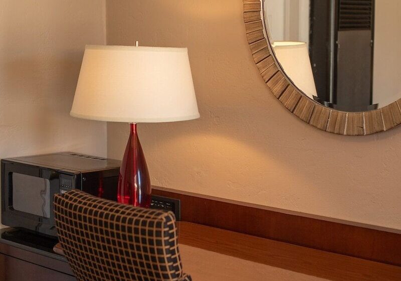 Circle R Motel