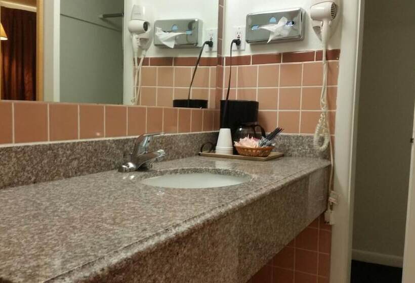 בית מלון כפרי American Inn Of Liberal