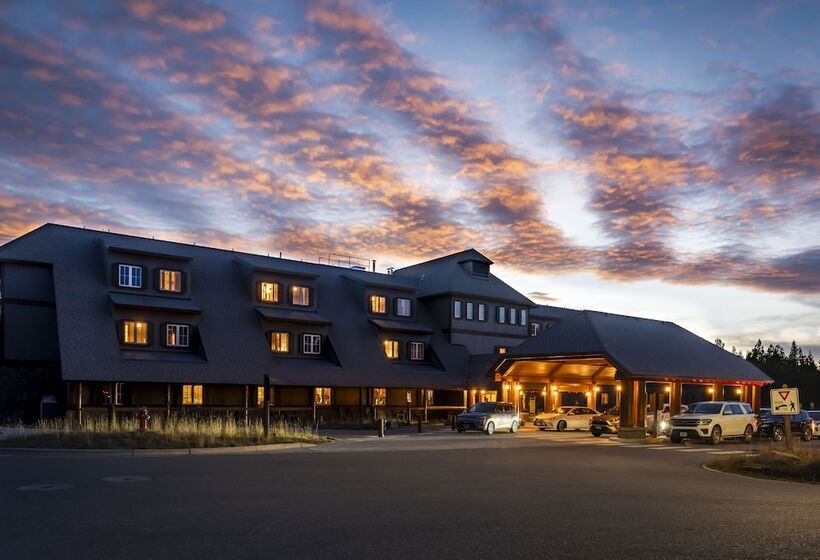 Hotel Canyon Lodge & Cabins Inside The Park