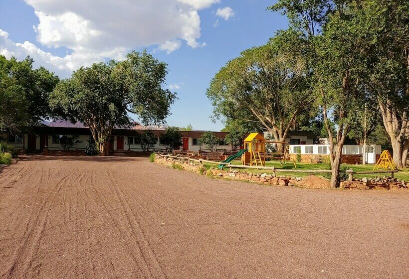 فندق Capitol Reef Inn & Cafe