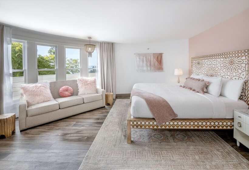 هتل Cardiff By The Sea Lodge