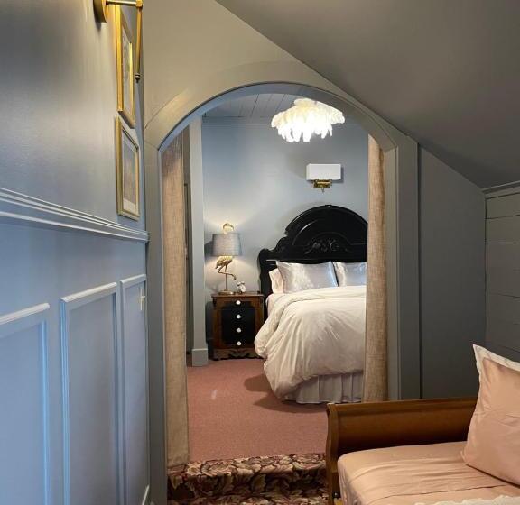 בית מלון כפרי Carriage House Bed & Breakfast