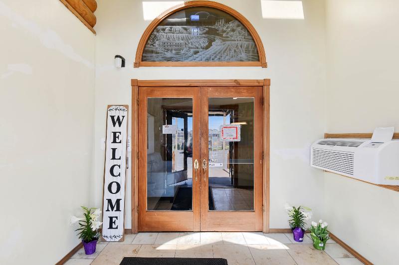 هتل Casa Loma Economy Inn