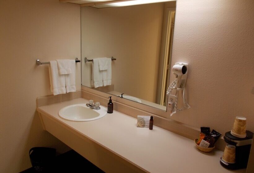 فندق Cimarron Inn Klamath Falls