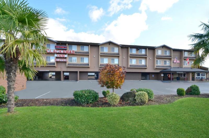 Отель Clackamas Inn And Suites