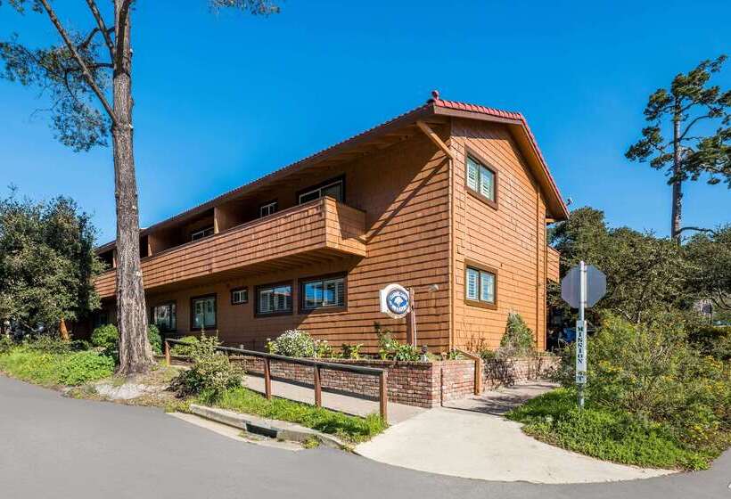 ホテル Clarion Collection Carmel Oaks Inn