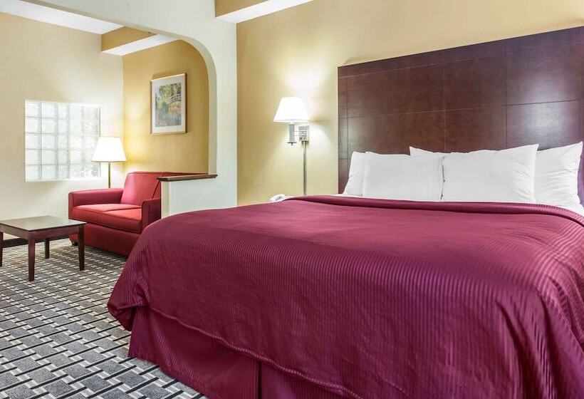 בית מלון כפרי Clarion Inn & Suites Northwest