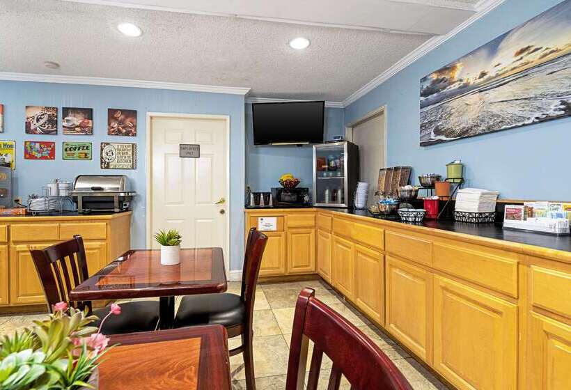 בית מלון כפרי Clarion Inn Silicon Valley