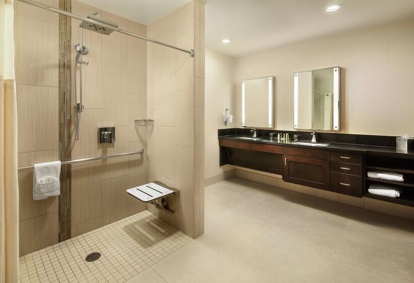 בית מלון כפרי Doubletree By Hilton Claremont