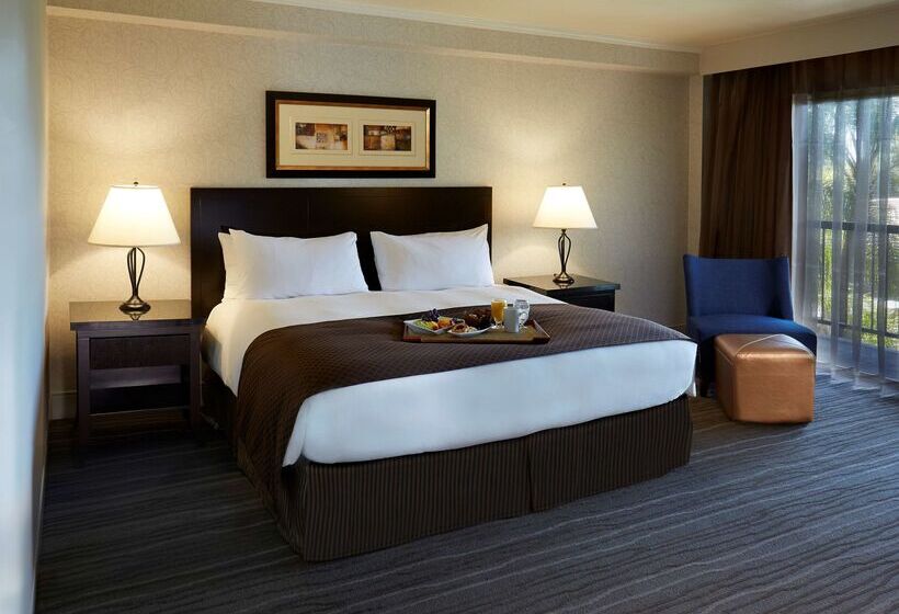 בית מלון כפרי Doubletree By Hilton Claremont