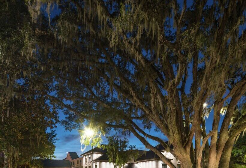 هتل Doubletree By Hilton Gainesville