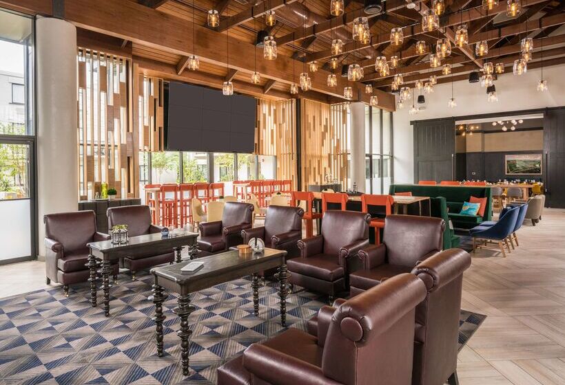 هتل Doubletree By Hilton Gainesville