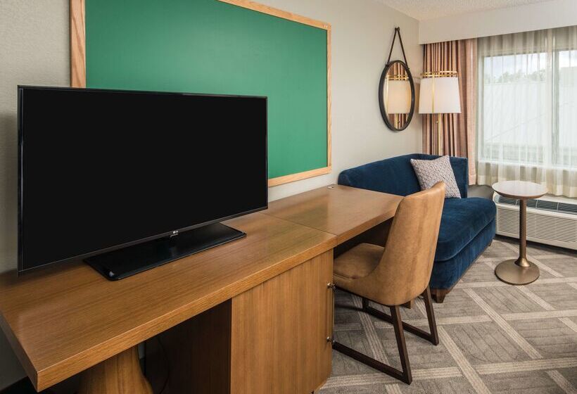 هتل Doubletree By Hilton Gainesville