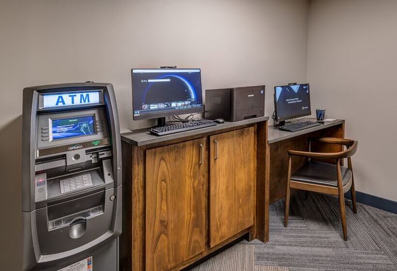 هتل Four Points By Sheraton Anchorage Downtown