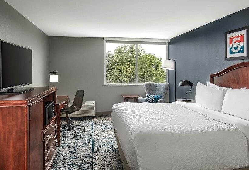 هتل Four Points By Sheraton Kalamazoo