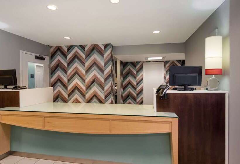 בית מלון כפרי Mainstay Suites Omaha Old Mill
