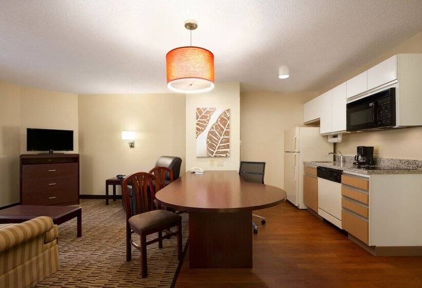 Отель Mainstay Suites Salt Lake City Fort Union