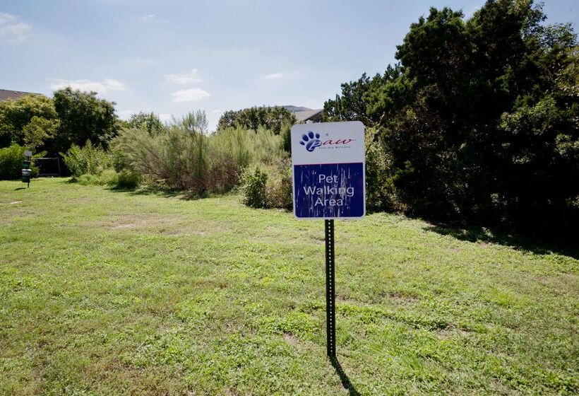 هتل Sonesta Simply Suites Austin The Domain Area