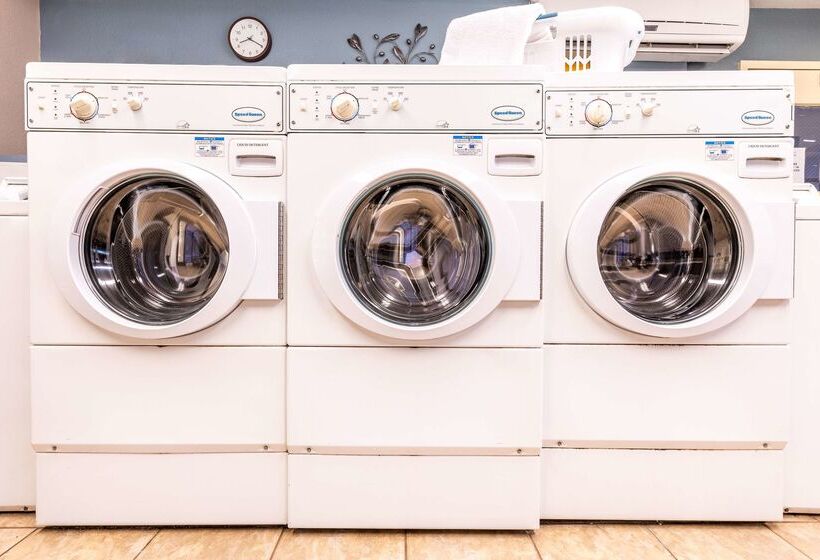 בית מלון כפרי Sonesta Simply Suites Chicago Naperville