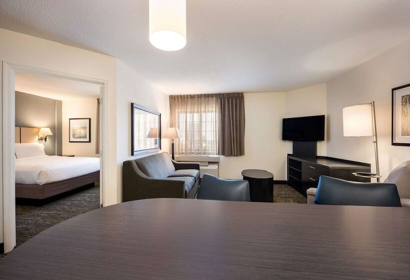 هتل Sonesta Simply Suites Cleveland North Olmsted Airport