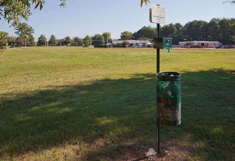 هتل Sonesta Simply Suites Huntsville Research Park